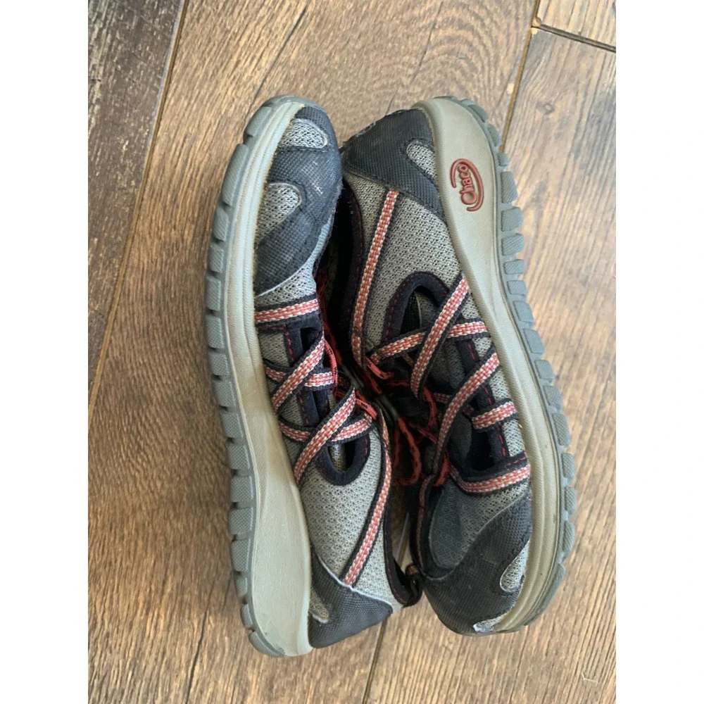 Chaco Outcross Kids Water Shoes Grey Black Red Hybrid Hiking‎ Sneakers Size 3